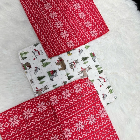 Hudson Baby Christmas Burp Cloths/Mini Receiving Blankets - Picture 4 of 6